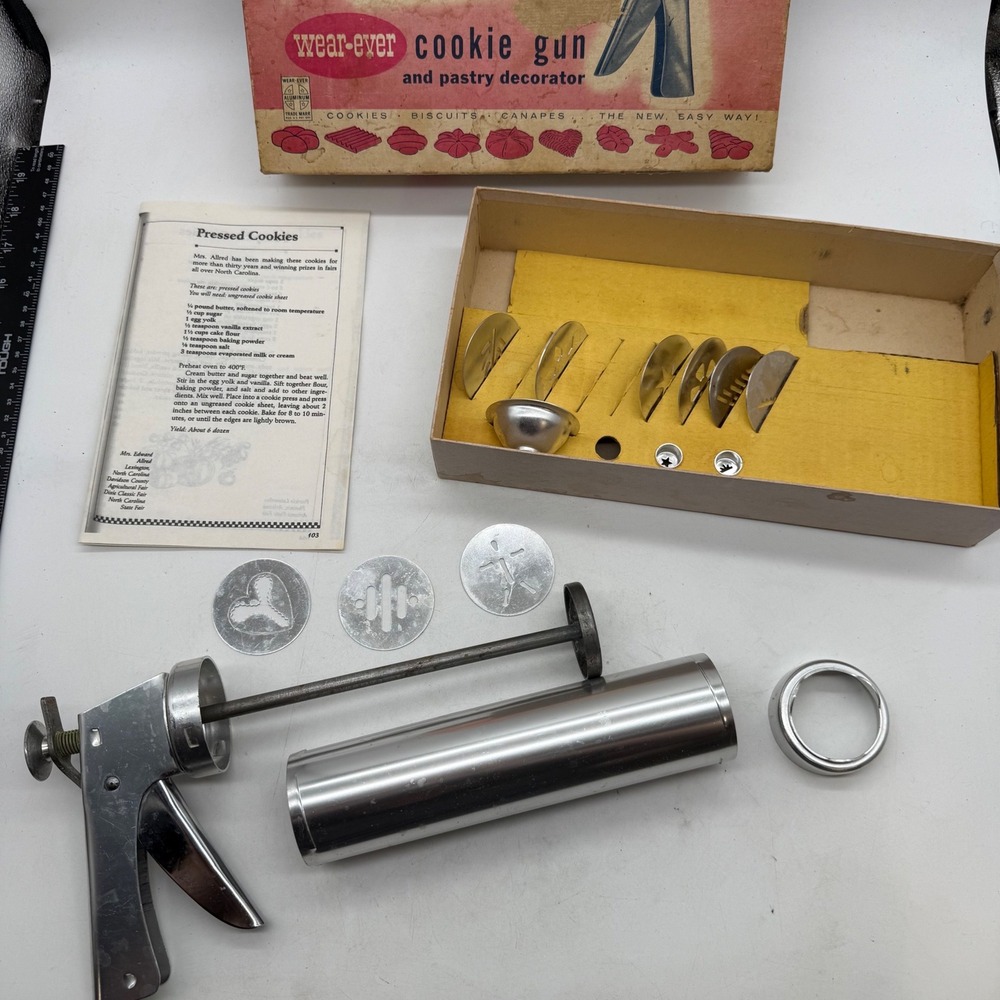 Vintage Wear-Ever Aluminum Cookie Gun and Pastry Decorator NMade in USA 50s 60s